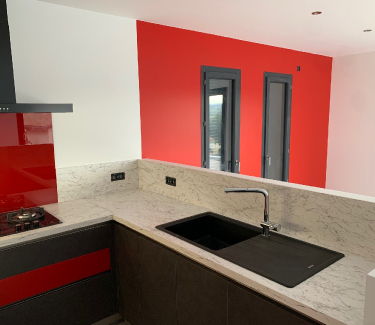 Des cuisines hautes en couleur