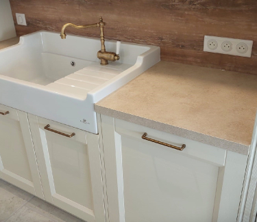 Nos cuisines avec portes à cadre, un look tendance et intemporel